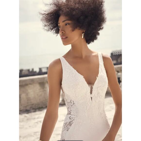 sottero and midgley alec lace mesh low back train wedding dress - Picture 11 of 12